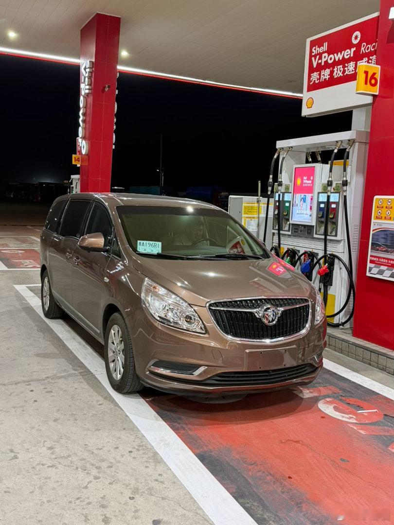 我最近种草的车型 没想到吧我也没想到 28T 采用2.0T引擎的“胖头鱼”GL8