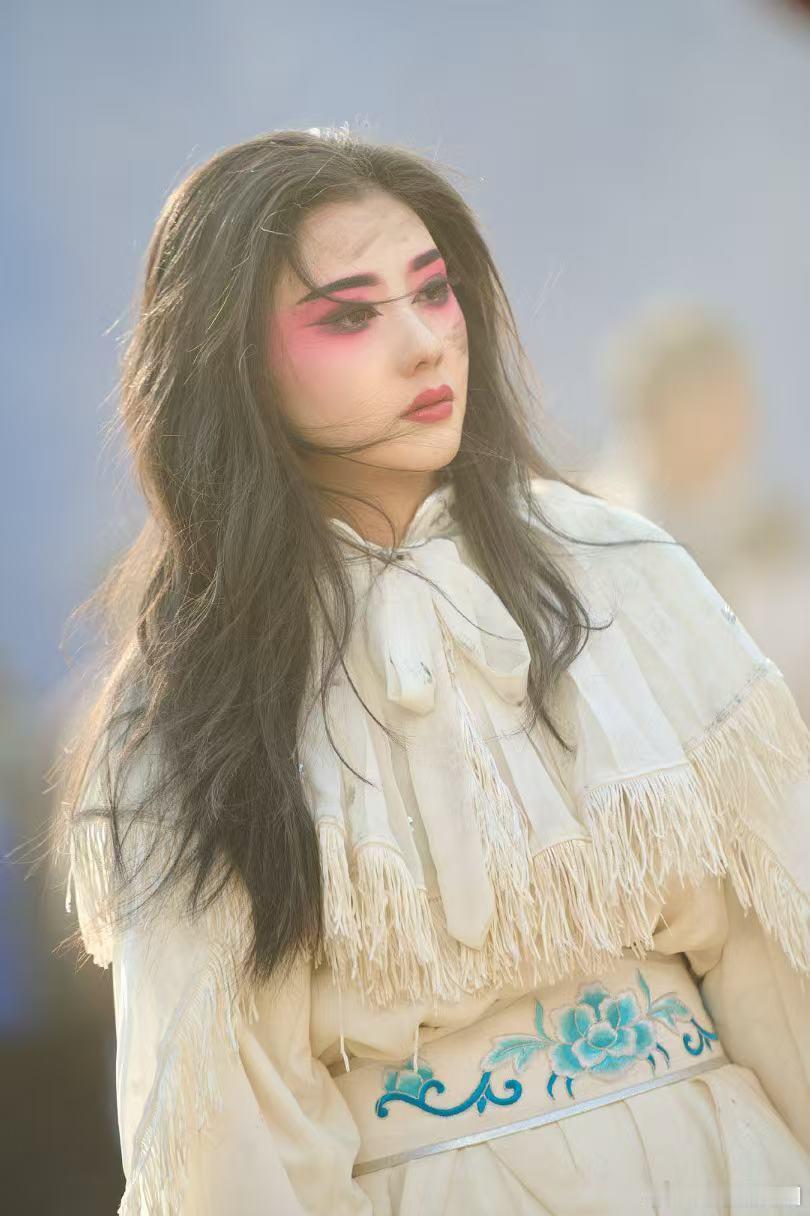 忆秦娥和秦腔he忆秦娥在戏台上眼里永远有光主角大结局深陷创伤后遗症被困低谷，好在