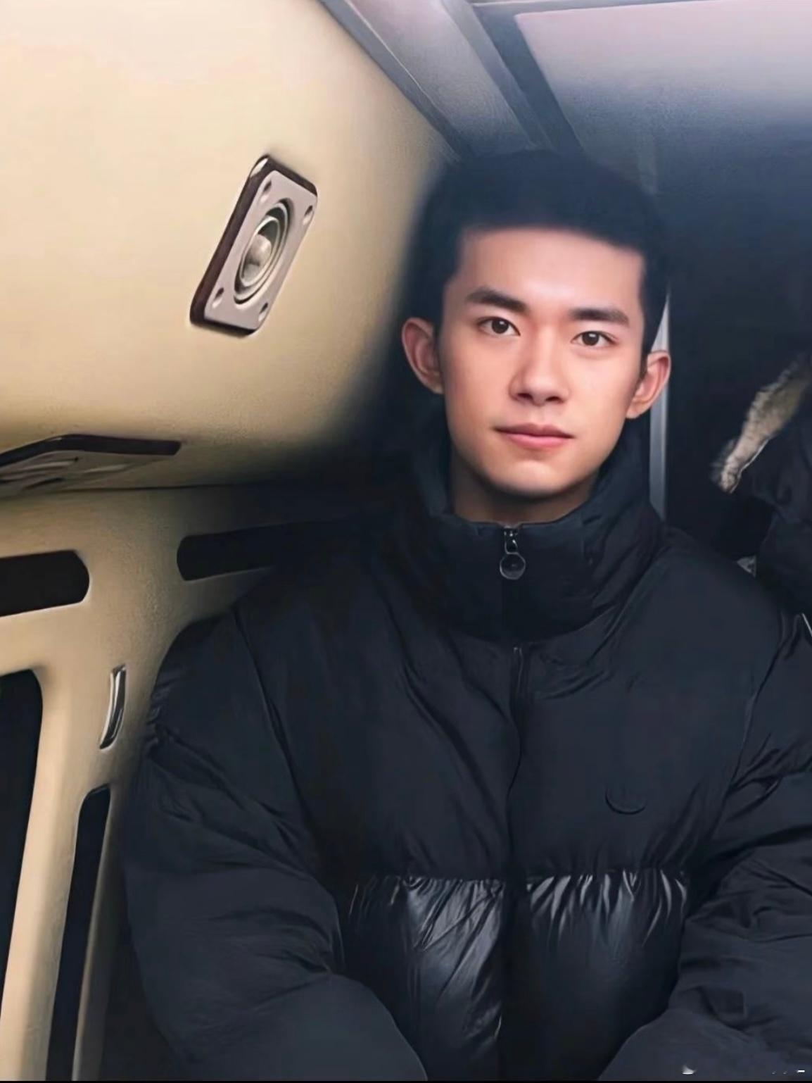 玺子哥帅的我心甘情愿的想嫁了。关心来看新电影狂野时代！ 