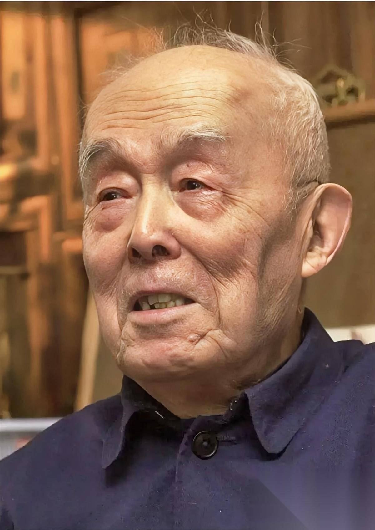 很现实的一段话：“你手里有四五百万，儿女盼着你死；你一月退休金八九千，儿女害怕你