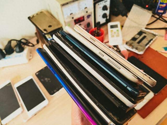 维修师傅实话实说：荣耀各机型真实寿命，多数人白白提前换机