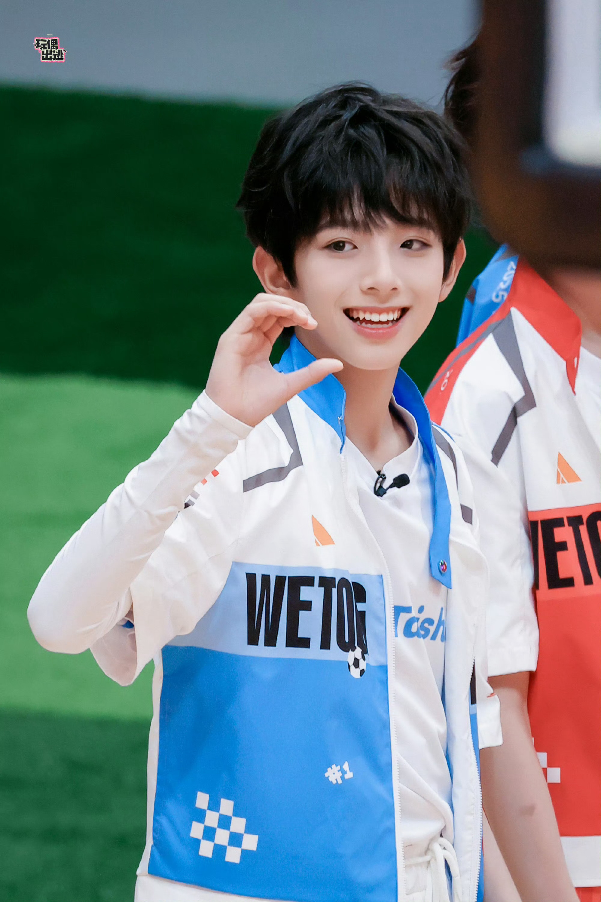 陈浚铭这个颜值妥妥的四代门面TF家族蓝队. TF家族红队 ​​​