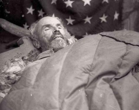 一直以来，对于白求恩，我们宣传的都是他如何高尚、如何伟大，但却很少有人知道，他为