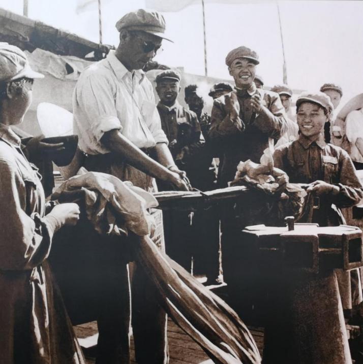 千里长江，险在荆江。1953年4月，荆江分洪工程全部竣工。这是新中国成立后，第一