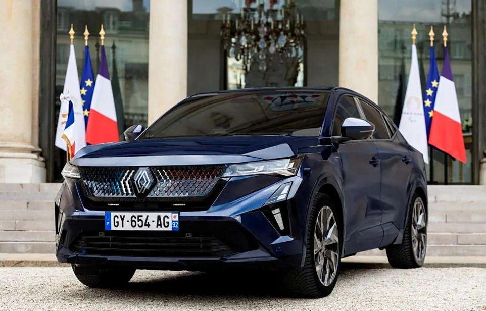 【法国总统专属 雷诺Rafale特别版发布】
在7月14日举行的法国国庆日上，雷