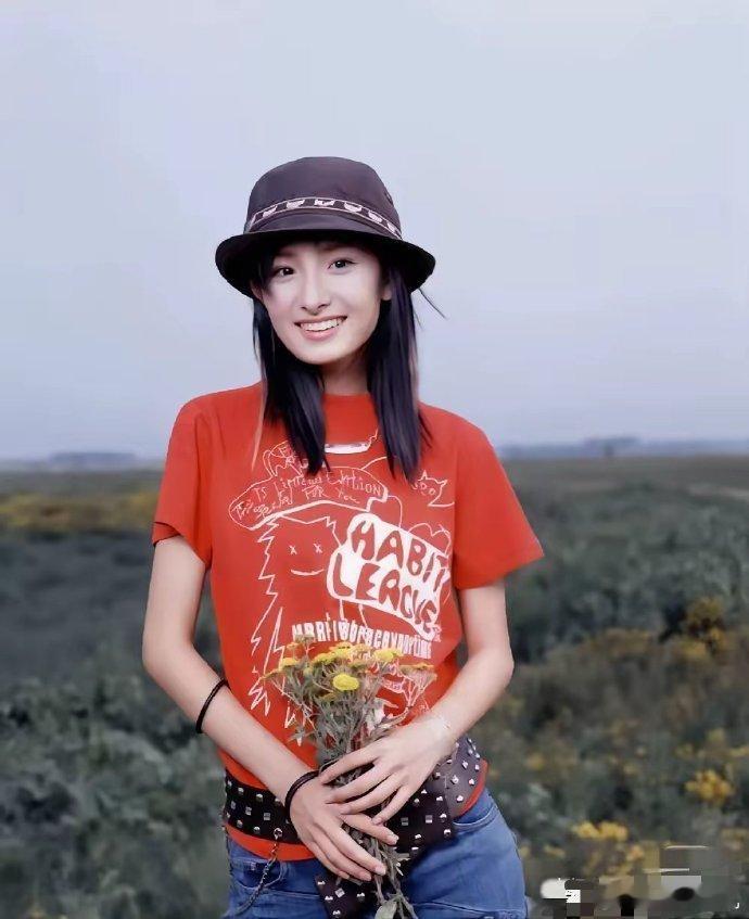 高中时期的杨幂，已经是瑞丽平面模特了 