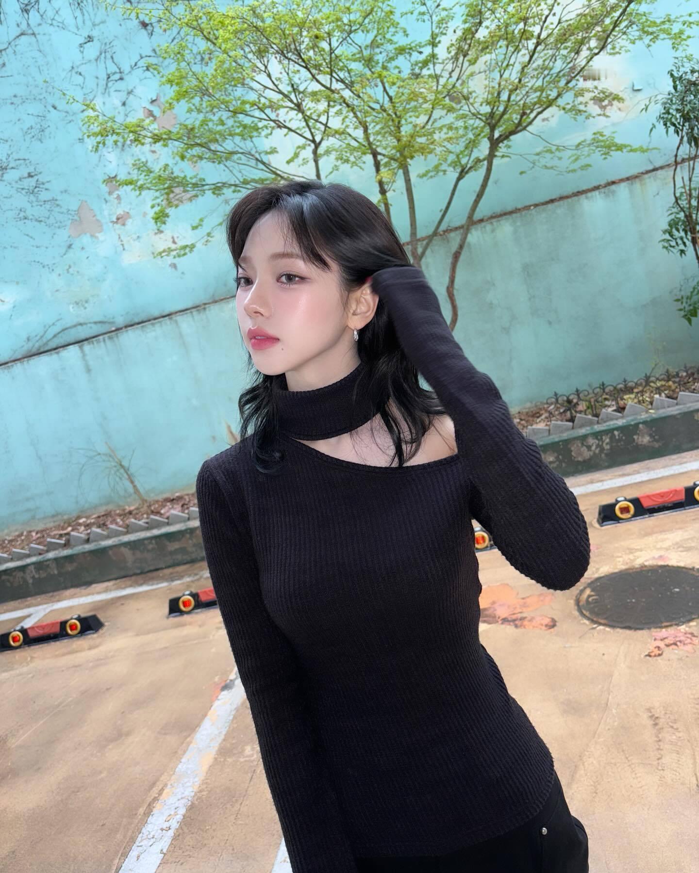 Karina ins更新🎶💅🏻 ​​​