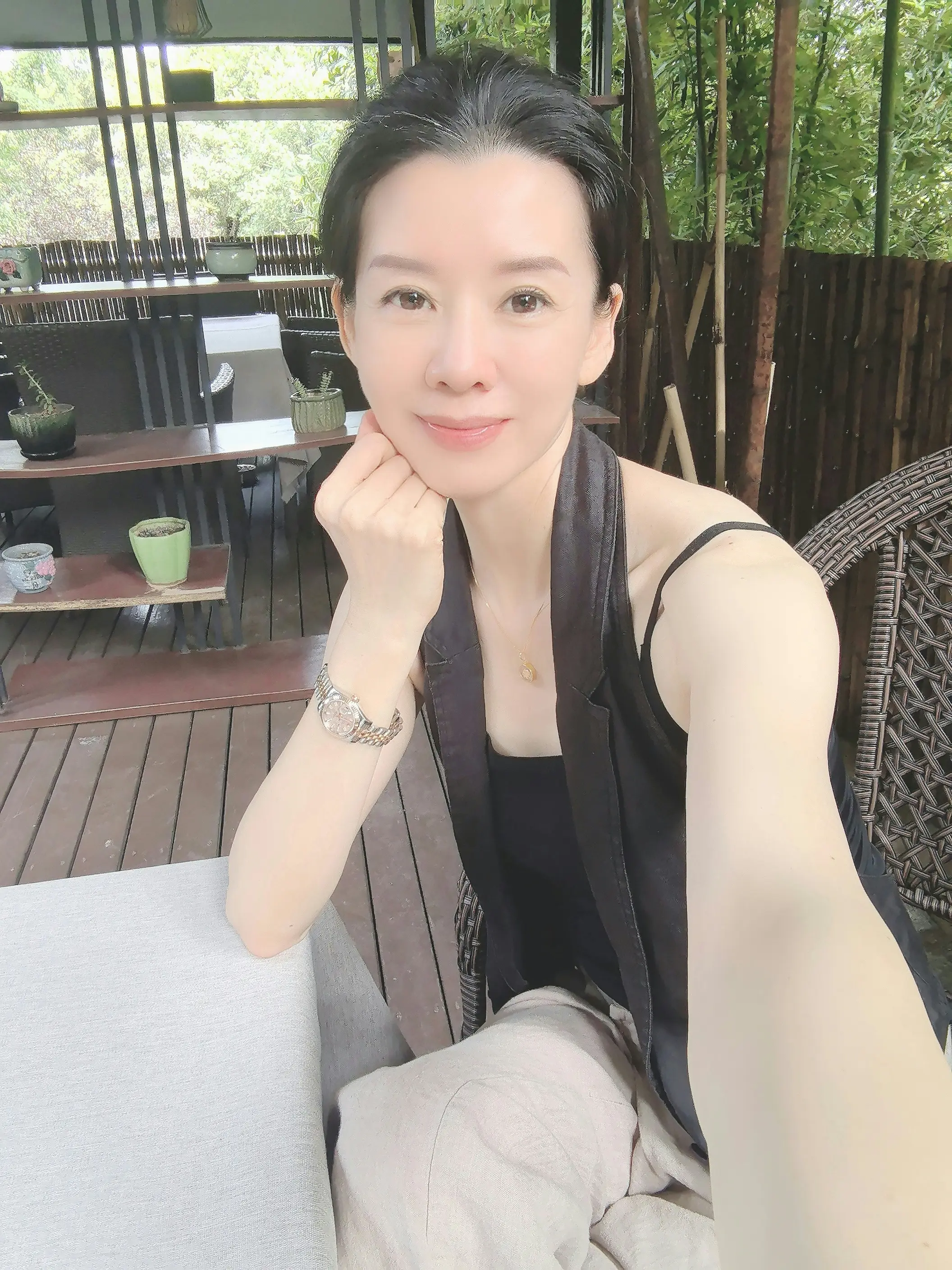 “时间在变，人也在变，唯一不变的是，再也回不到从前了”