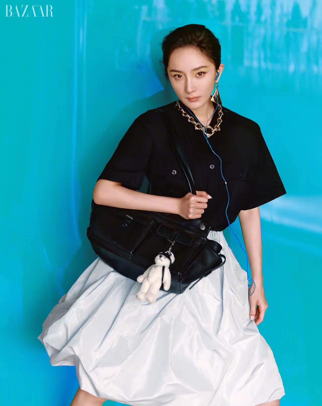 [送心]《时尚芭莎》封面——穿Prada的[送心]幂[心]，如此惊艳…等一下，怎