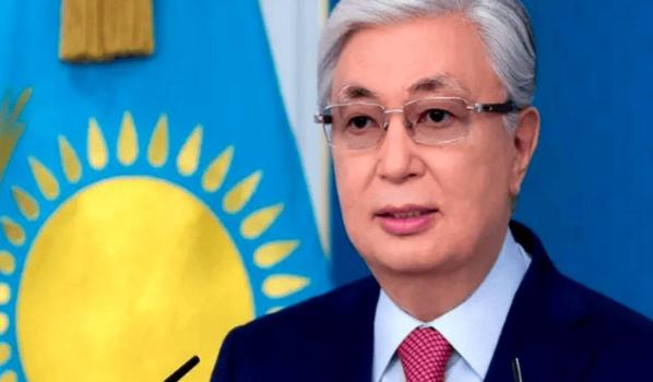 随着波兰恢复开放边境，中欧班列又重新跑了起来。不过，隔壁哈萨克斯坦看准了机会，说