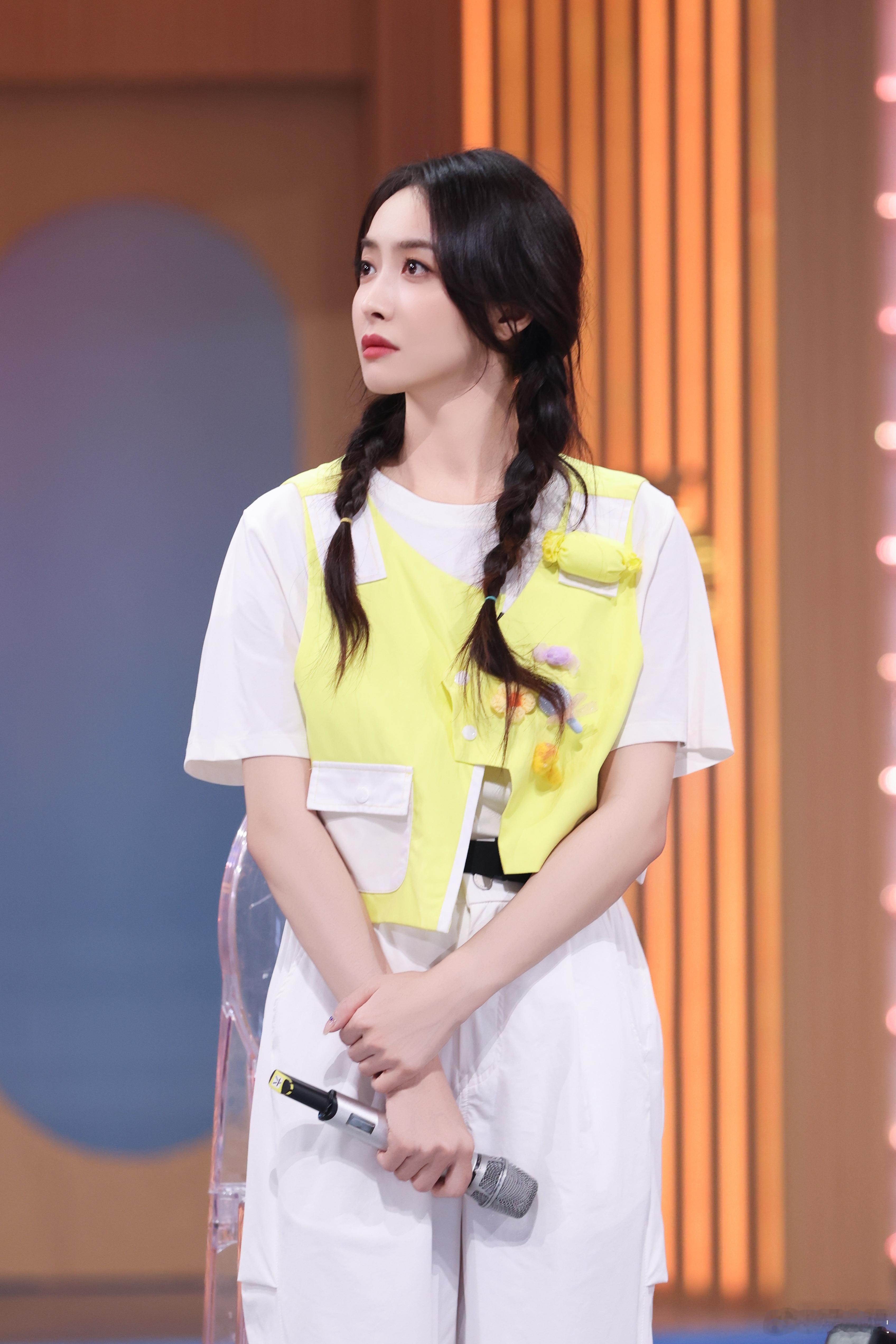 宋茜萌女撒娇 被《你好星期六》里宋茜的“怎么可以吃兔兔”笑到打鸣！直女突然撒娇的
