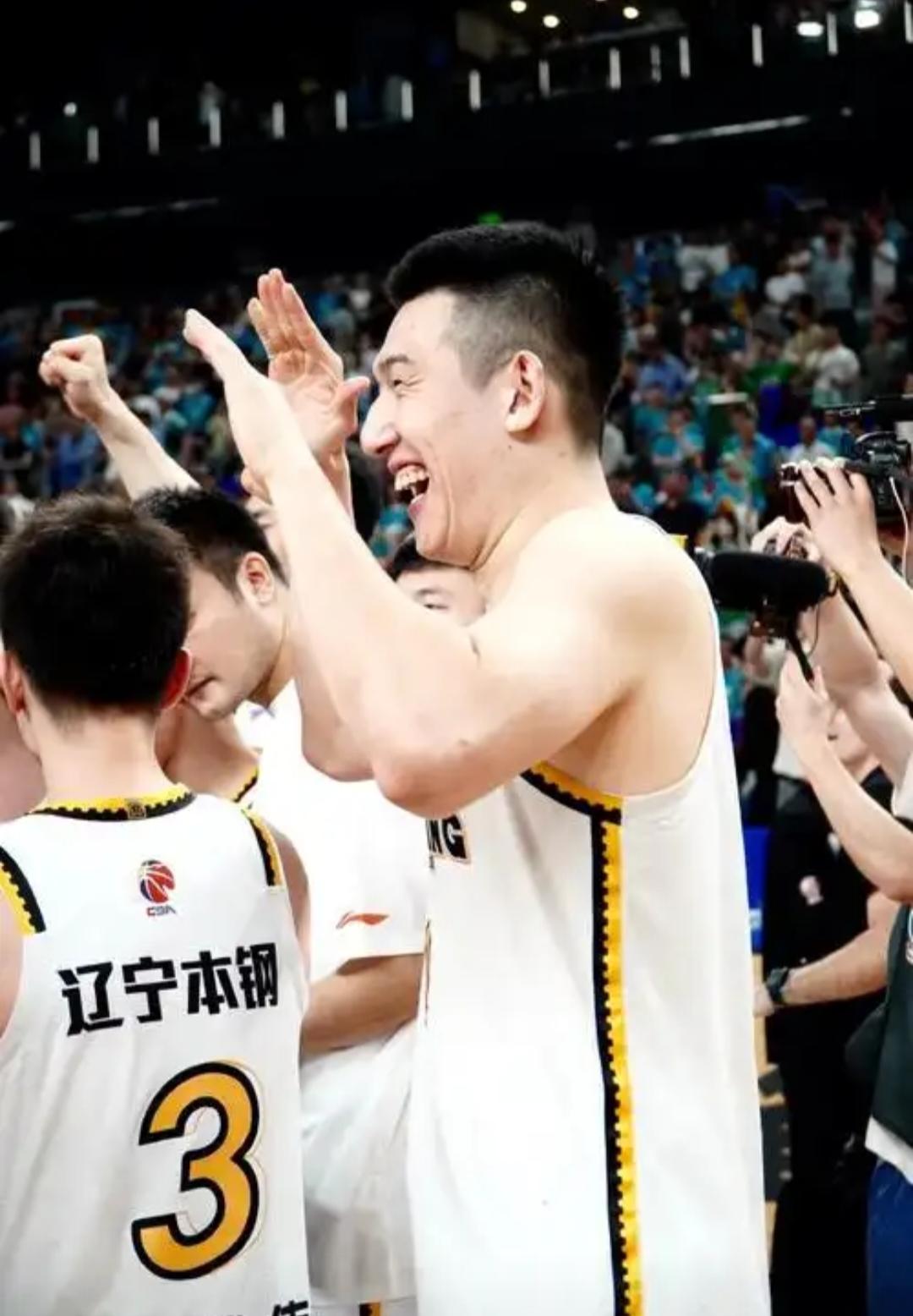 迅速止跌！与四川男篮生死战成为最后的救赎，辽宁男篮本赛季风雨飘摇，进入季后赛还有