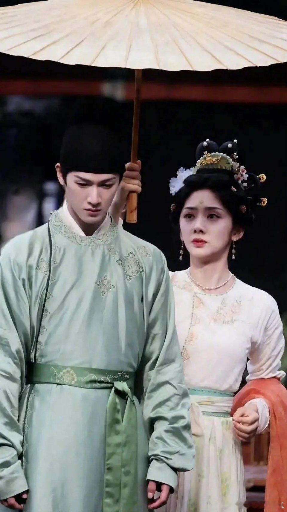 感觉李昀锐和王影璐好像没什么cp感 ​​​