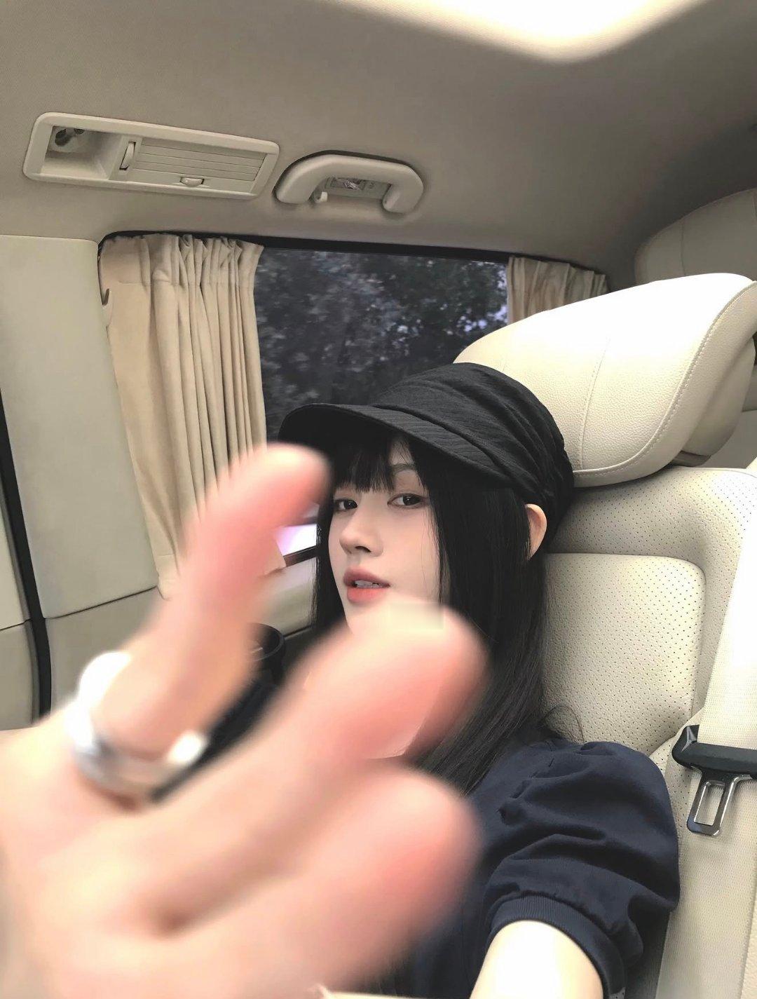 鞠婧祎 jjy鞠婧祎月鳞绮纪 jjy鞠婧祎露芜衣小乖捂住耳朵往前走