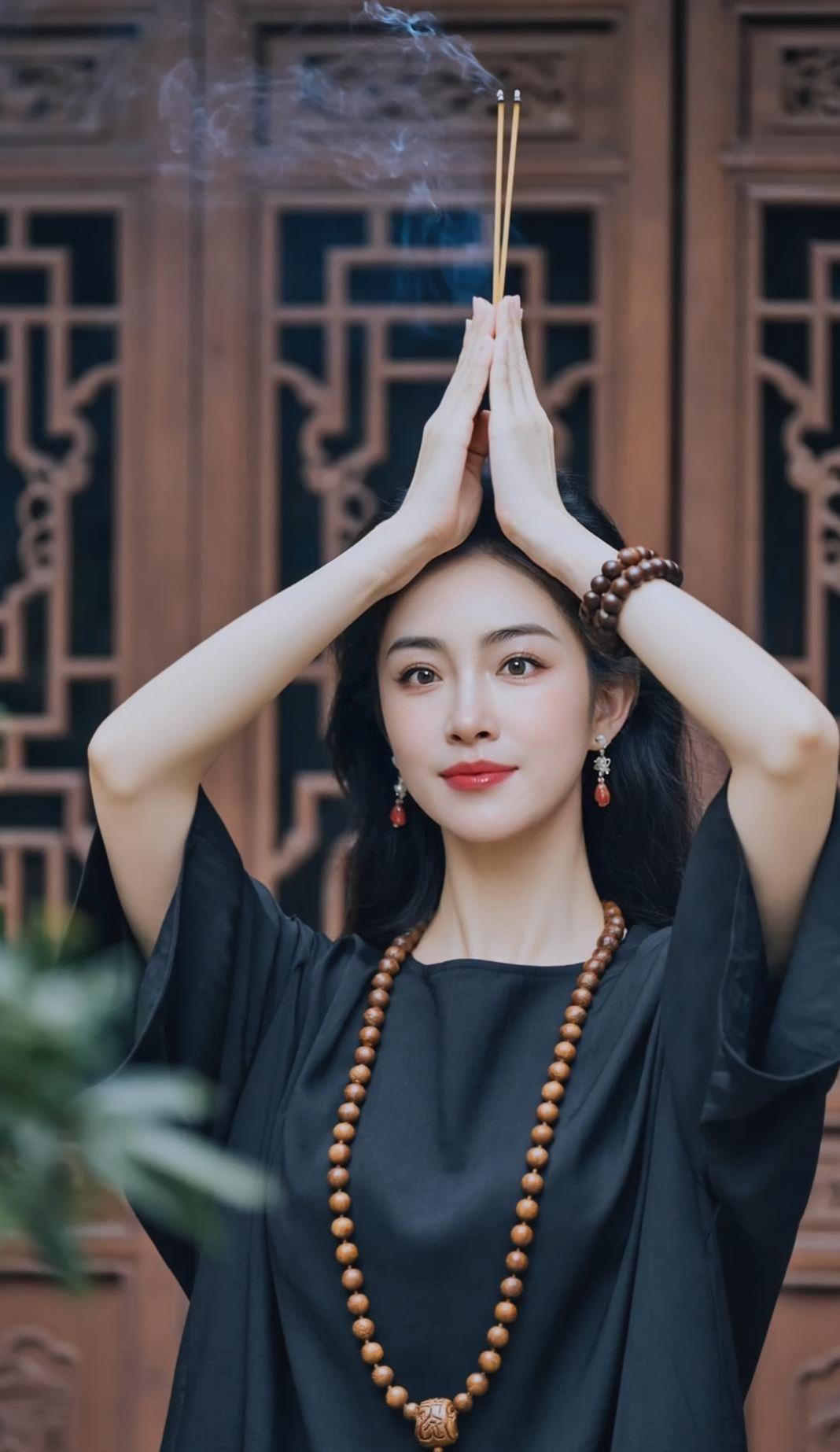 在快节奏的社会洪流中，“情绪价值”正逐渐取代单纯的物质追逐，成为大众心理层面的新