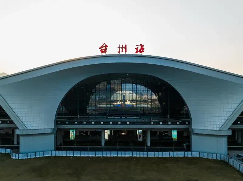 1980万录一期跑男！台州天价宣传费，到底是惠民还是浪费？
    疯了！一期综
