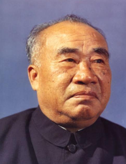 1973年，毛泽东与朱德多年后久别重逢，毛泽东深情问红司令：你现在还好吗？
19