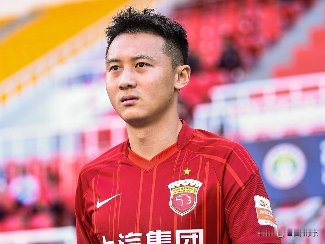 冯劲或是大连英博最后一签…上赛季刘祝润租借大连英博表现不错，本赛季海港决定把他留