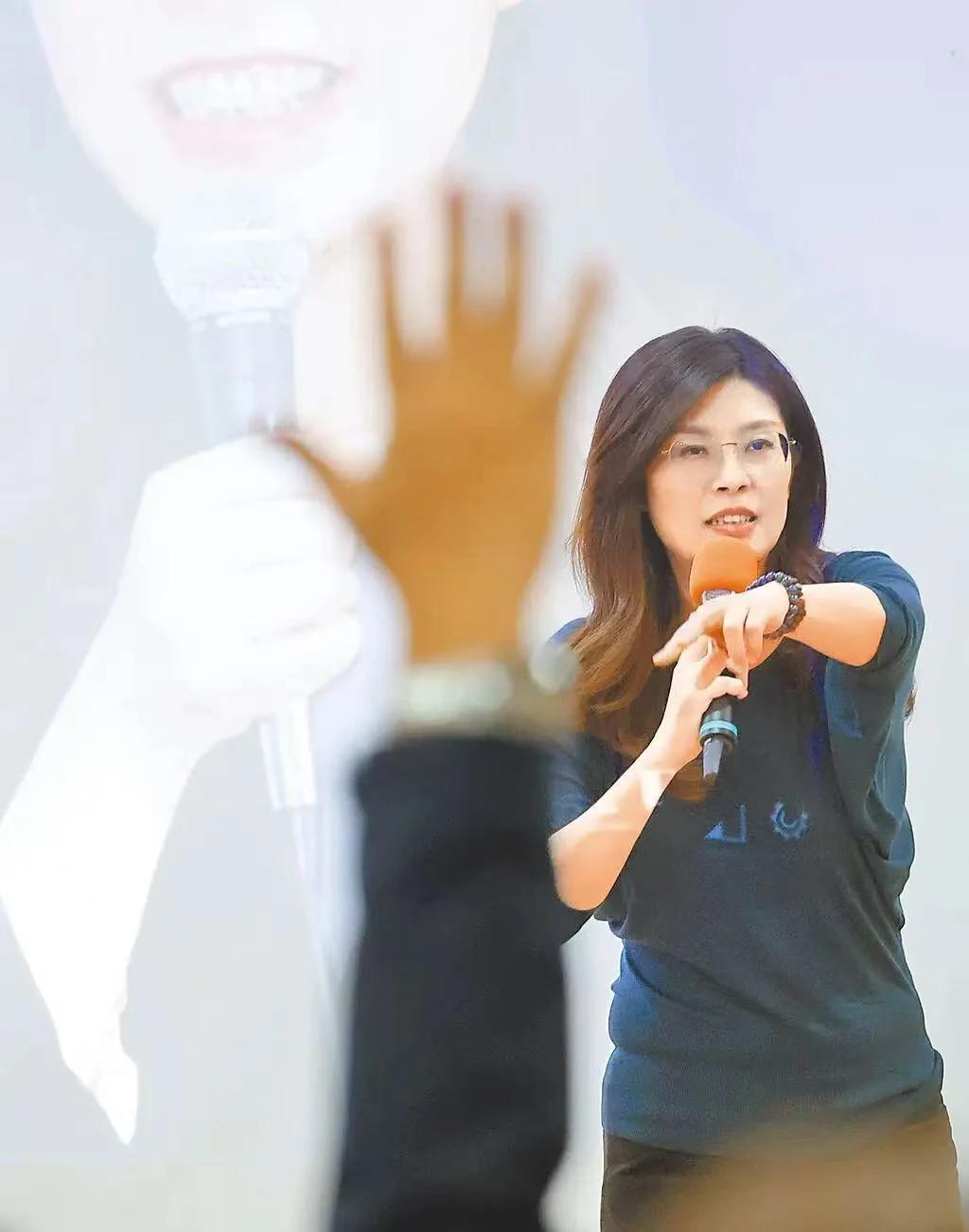 郑丽文将征召一人，出来主持大局，避免被民进党反杀

在布局台岛南部选举，已经锁定