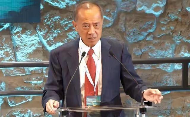 终于有人说出了大实话！新加坡前外长杨荣文说：不要看美国动不动就威胁中国、制裁中国