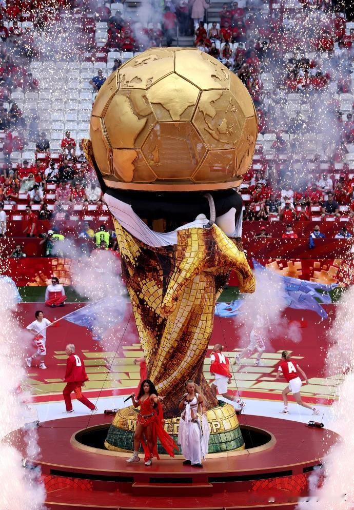 北京时间6月13日凌晨，2026美加墨世界杯加拿大赛区开幕式在多伦多BMO体育场