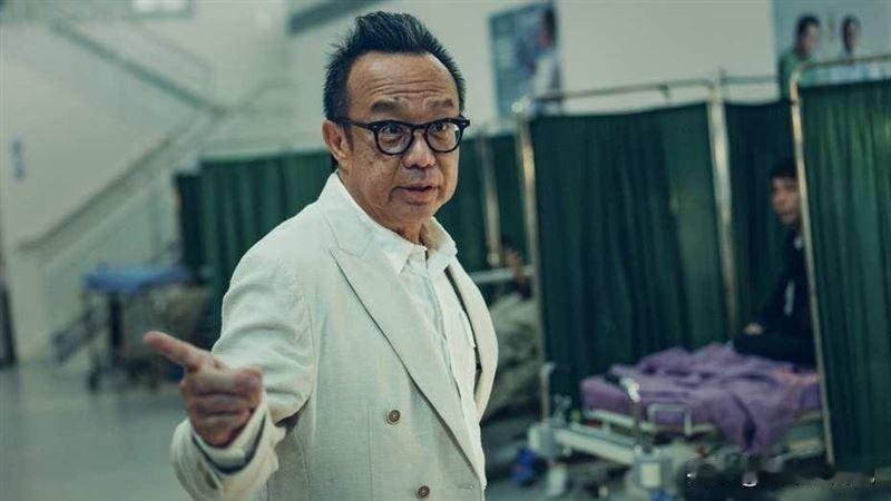 黄大炜去世，讣告是律师声明。女友看完声明，立刻发律师信。人刚走，法律文件先到。