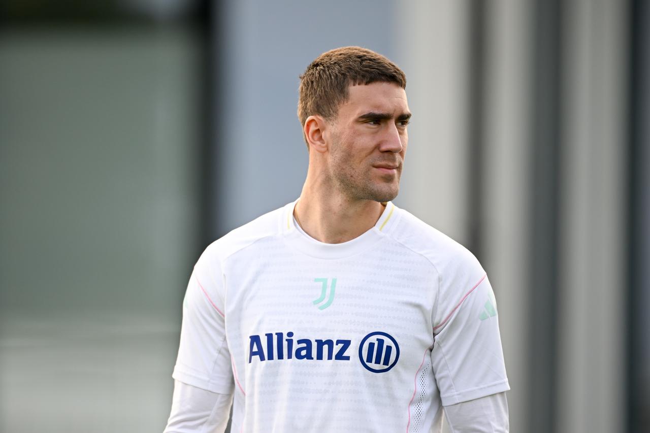 🏥伤情更新

在尤文图斯对阵卡利亚里的比赛中出现肌肉问题后，弗拉霍维奇于今早在