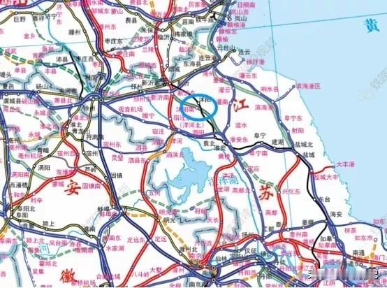 这张图显示，合宿高铁徐盐高铁，十字枢纽城市，宿迁正好是枢纽。
宁宿高铁是借助合宿
