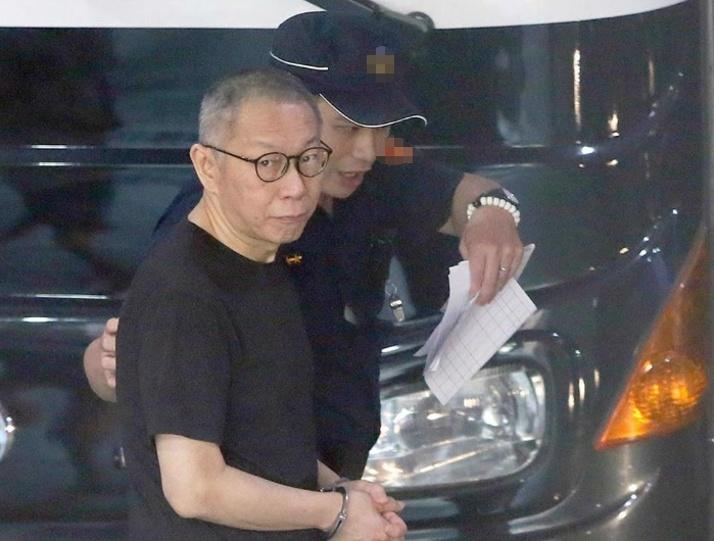 柯文哲经过一个周末思考后，8日律师与柯文哲见面后，称跟柯文哲说明资金筹措来源，柯