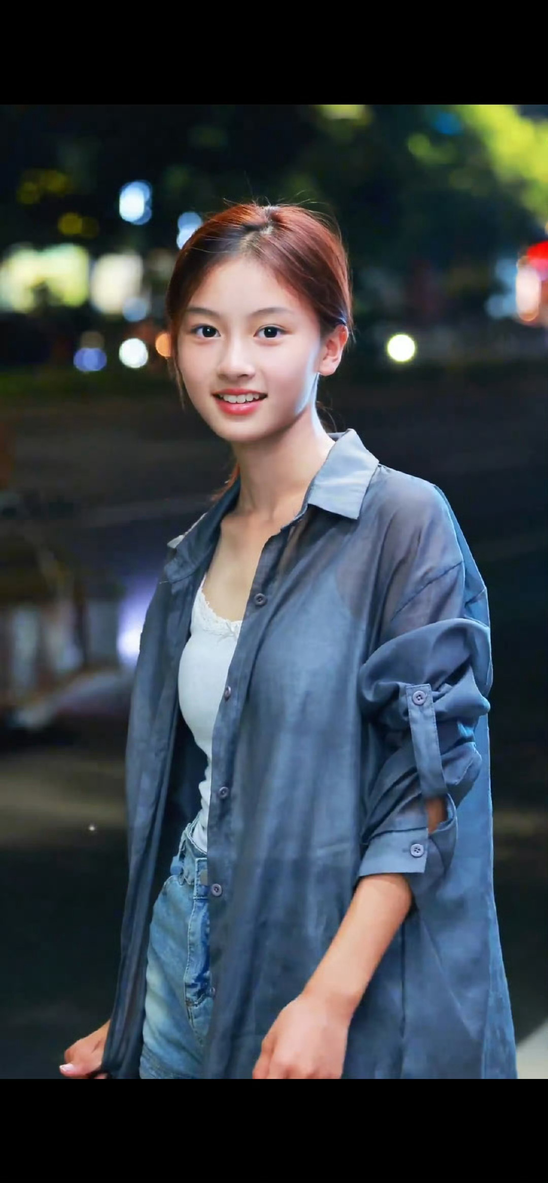 素人女孩被拍网友喊话于正哇塞这个女生看起来真的好美 这还是没有被公司包装过的 看