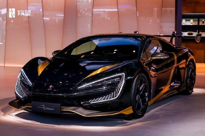 这次现场参观2026仰望北京车展的朋友，应该是见识到什么叫壕无人性了吧，2000