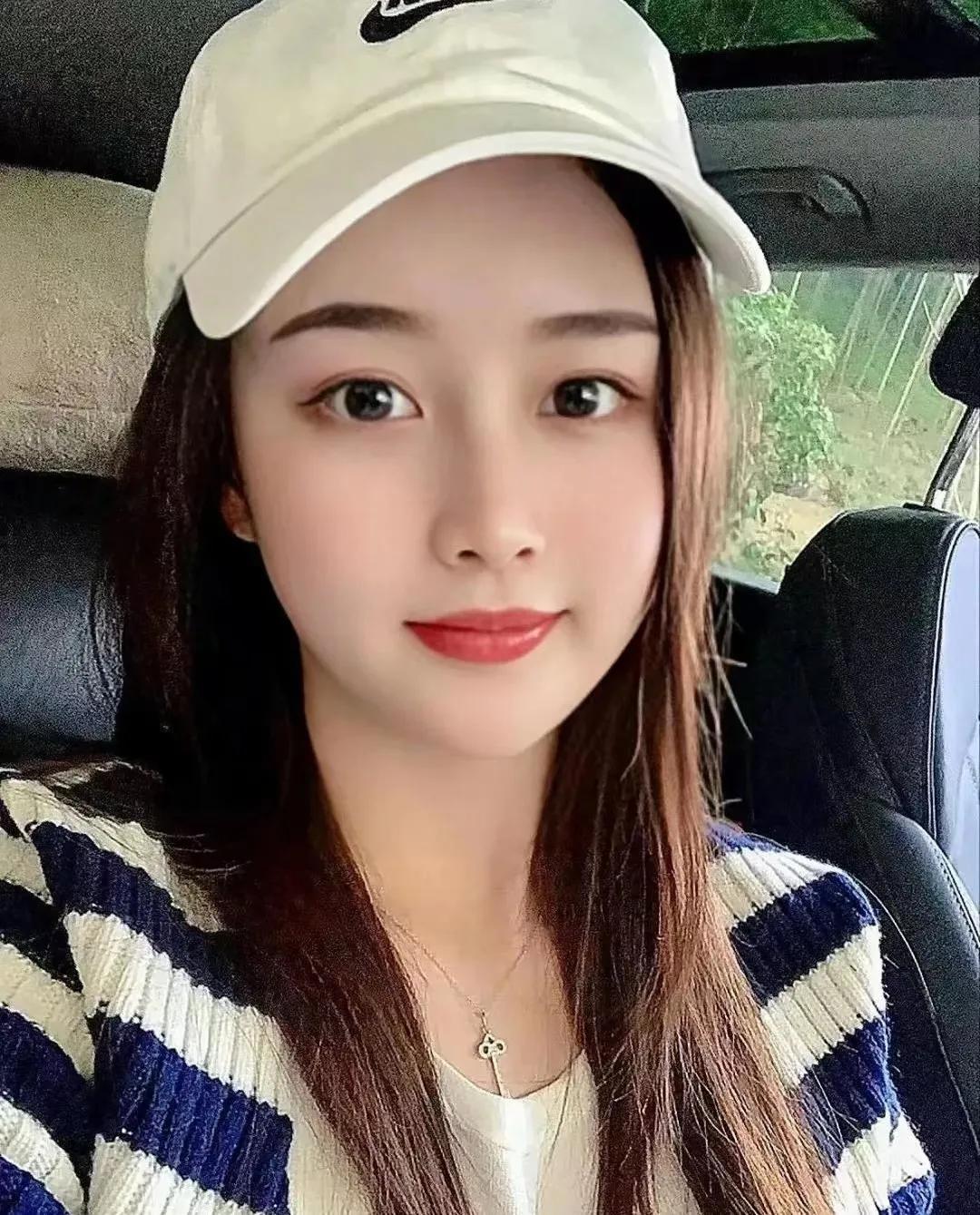 我以前的一个同事，单位工资高，分房，我笑称，除了媳妇不给什么都给。我去一个他的家