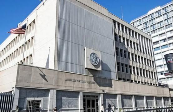 4月28号韩国一下子冒出来96名议员，不管来自哪个党派，全都放下分歧凑到一块儿，