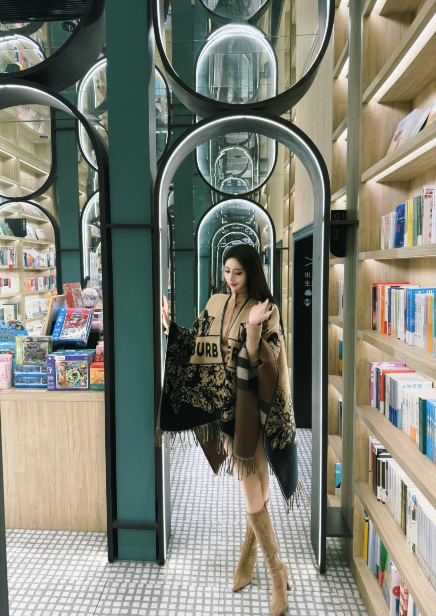 人要有翻篇的勇气，不依不饶就是画地为牢。