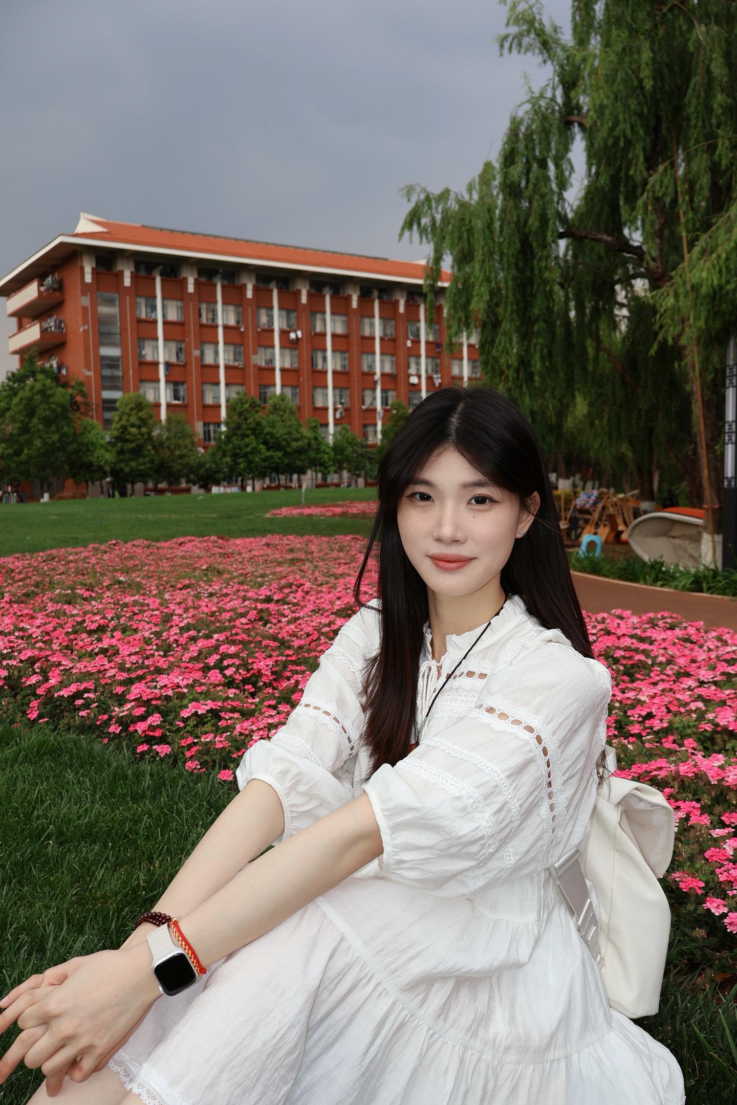 那天我经过一片花园可惜你不在。民大好美呀