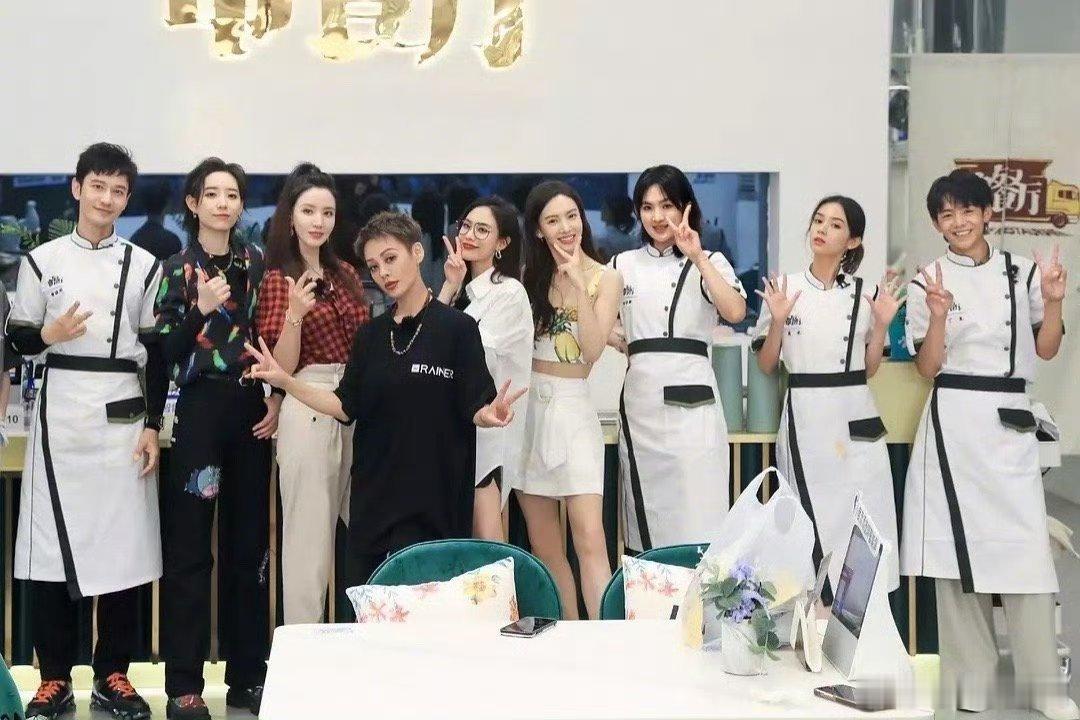 湖南卫视连发100条中餐厅中餐厅家人们，100期中餐厅经典回顾别错过！看看那些让
