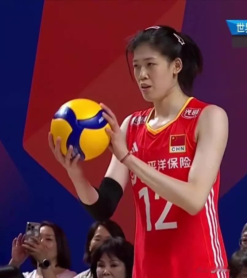 中国女排—波兰女排
第一局，中国队25：23后来居上赢得第一局，开局中国队失误偏