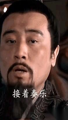 昨天一根绿线砸下来，网上的评论区直接变成了哀嚎现场。就在散户们忙着割肉逃命的时候