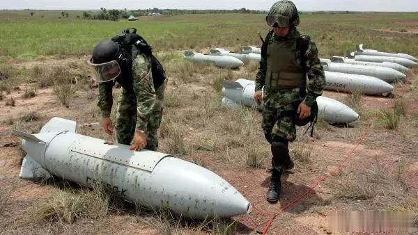 反攻伤亡2.6万，乌动用集束弹药，俄防长：我们也用，保证威力更大

来源:成视评