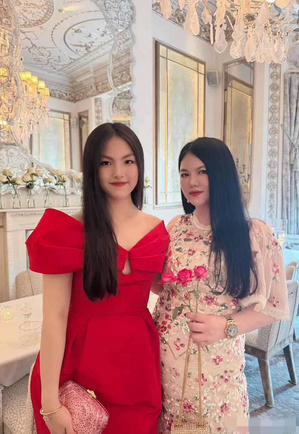 王诗龄一个16岁的生日尽显豪华！
李湘早就说过女儿要富养，
没想到能富养到这个份