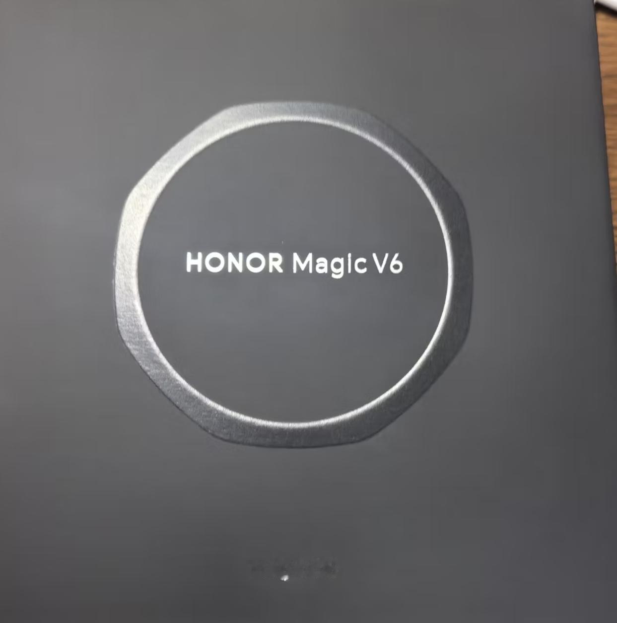 折叠屏，旦用难回！尤其是荣耀Magic V6这种顶级折叠屏
一位用户分享自己的荣