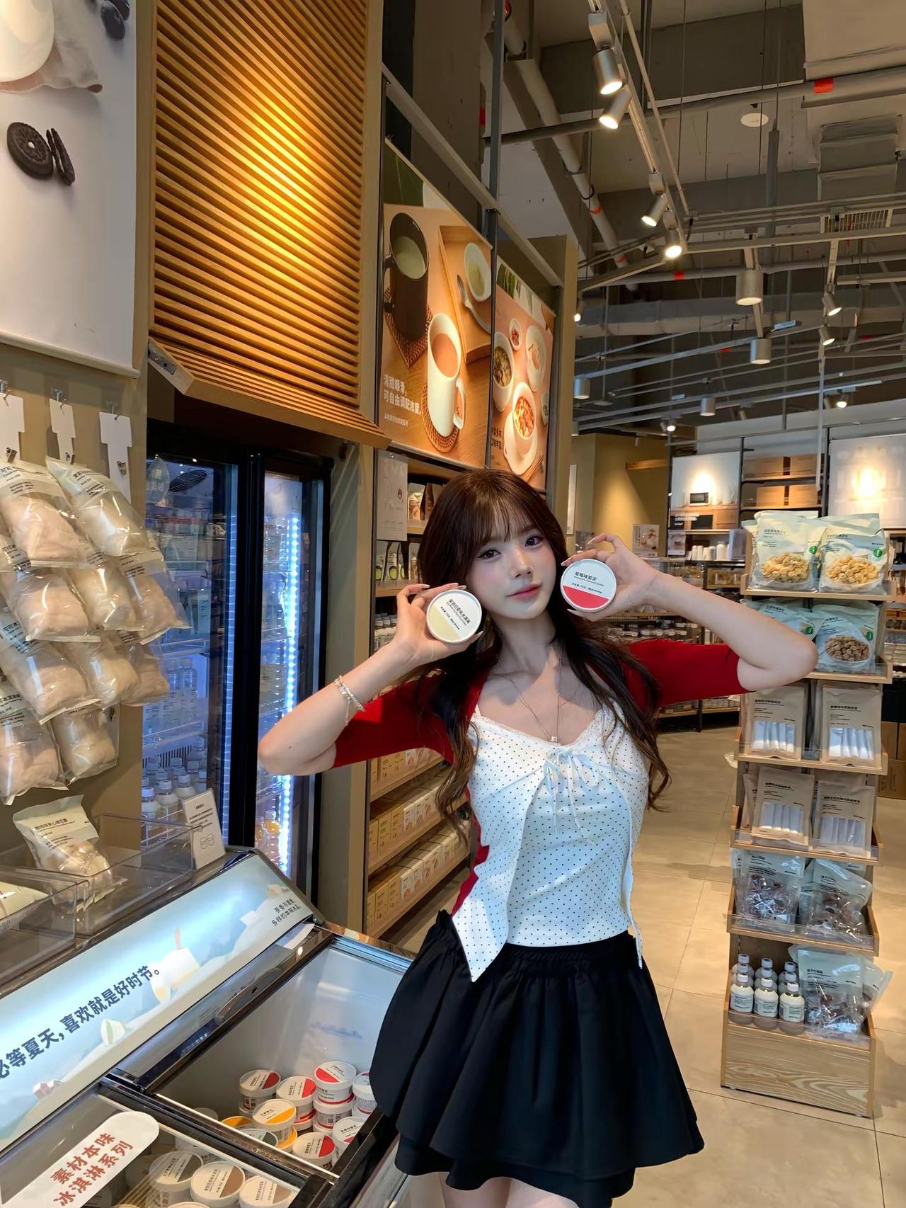 我只是个爱你的笨蛋甜妹ootd 便利店拍照