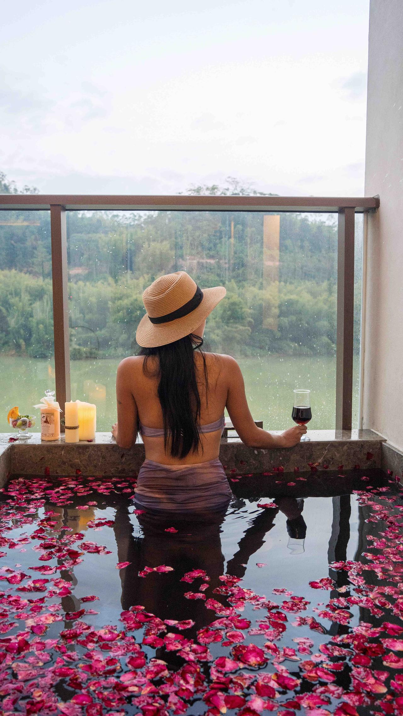 自驾218最美旅游公路，住进泊心云舍.香溪湾

如果说惠州哪里好玩，我会毫不犹豫