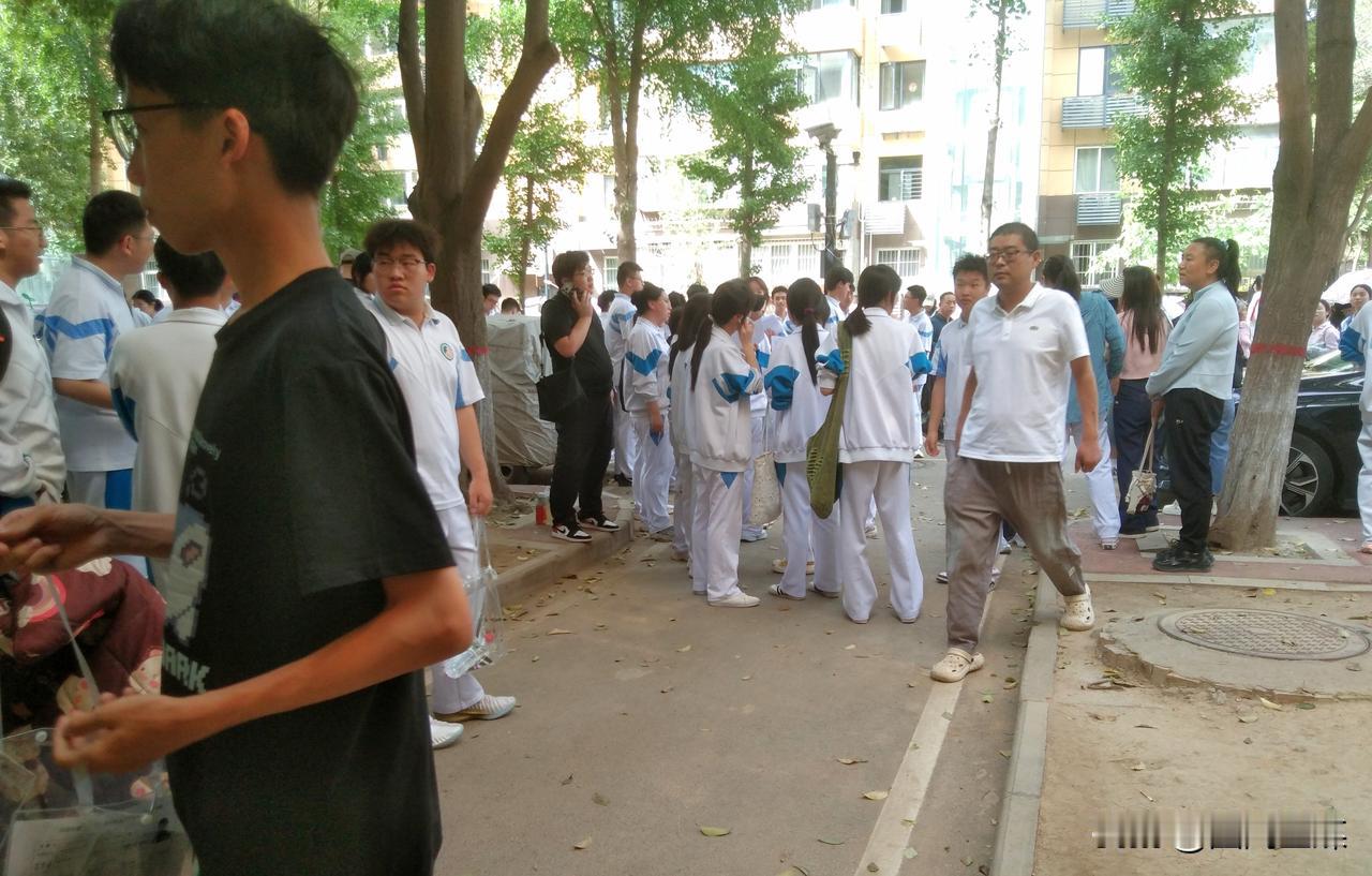 5月11日，2026年陕西省普通高中学业水平合格考试正式开考。西安电子科技大学附
