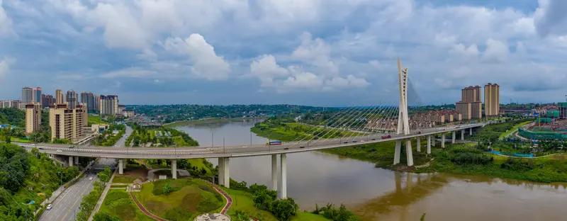 关于调整沱江icon六桥交通组织的通告



大家都知道，城市的繁忙背后，是一条