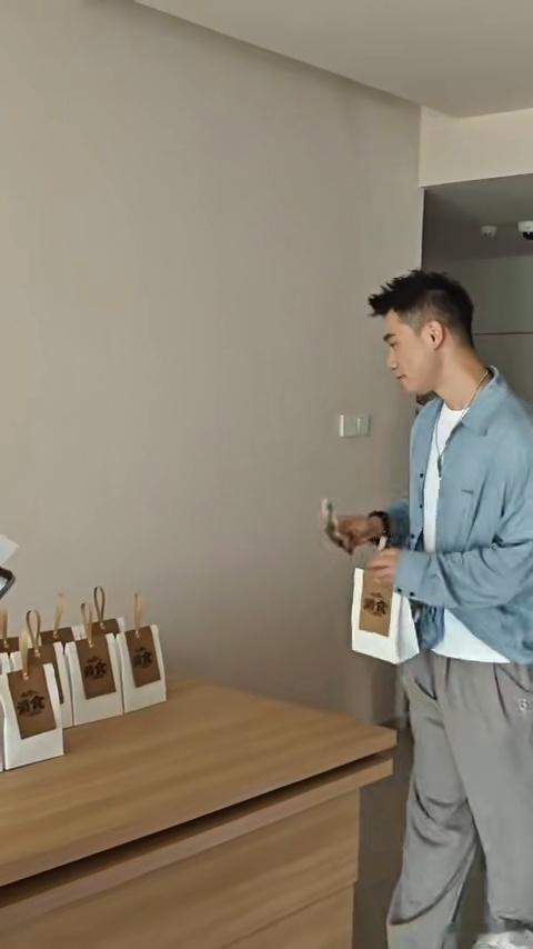 厨综录制有多消耗消食片厨综上海录制有多消耗消食片天才厨人上海这场录制笑点和食欲双