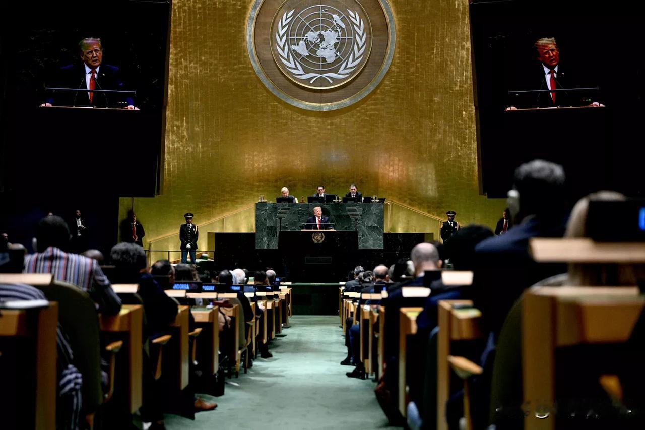 【美国参议员：特朗普想把美国变成一个“全球恶霸”】
华盛顿时间2026年9月22
