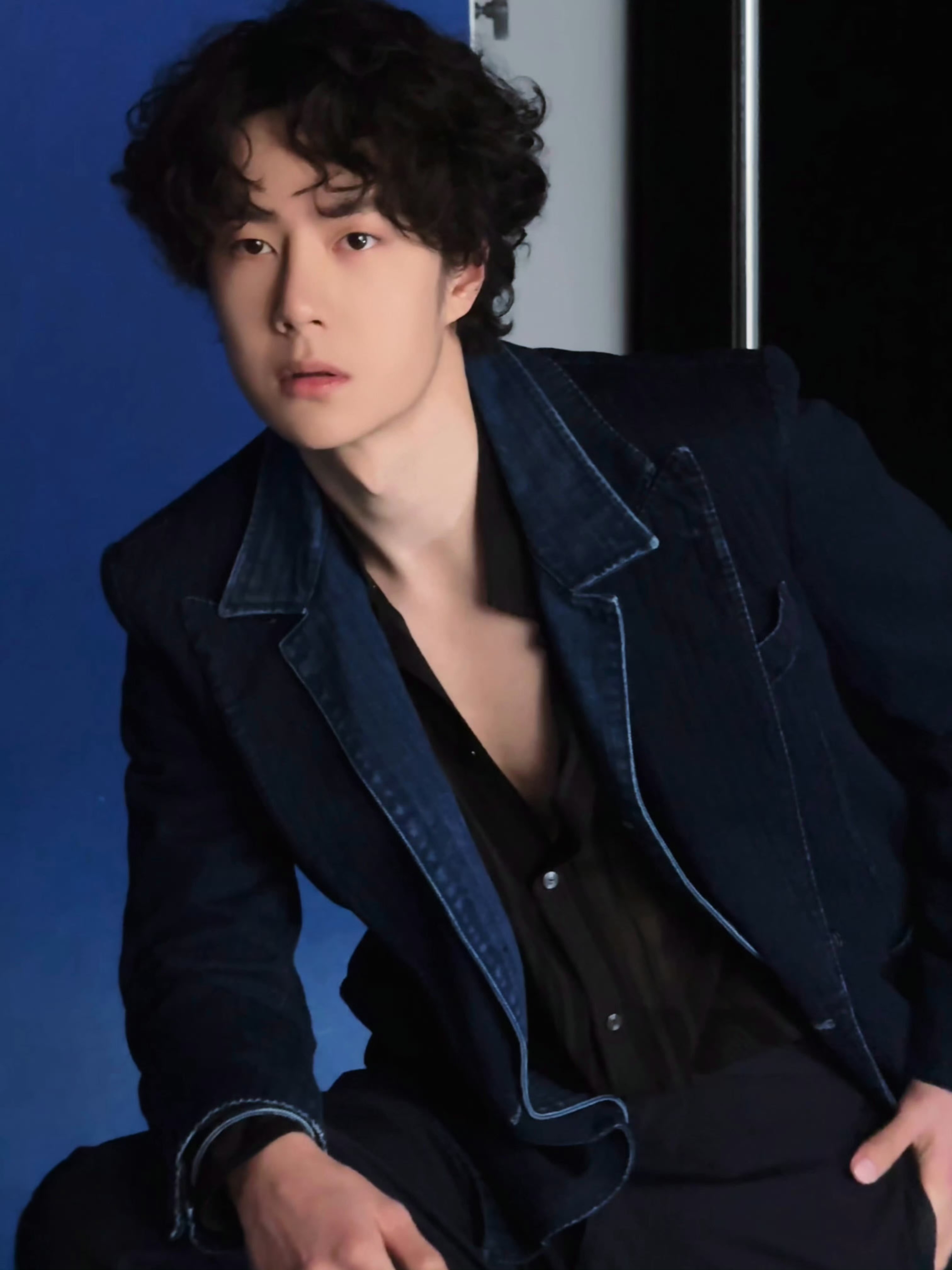 王一博王一博2025总结微博之夜与有荣焉，期待和下次再见新年送王一博同款