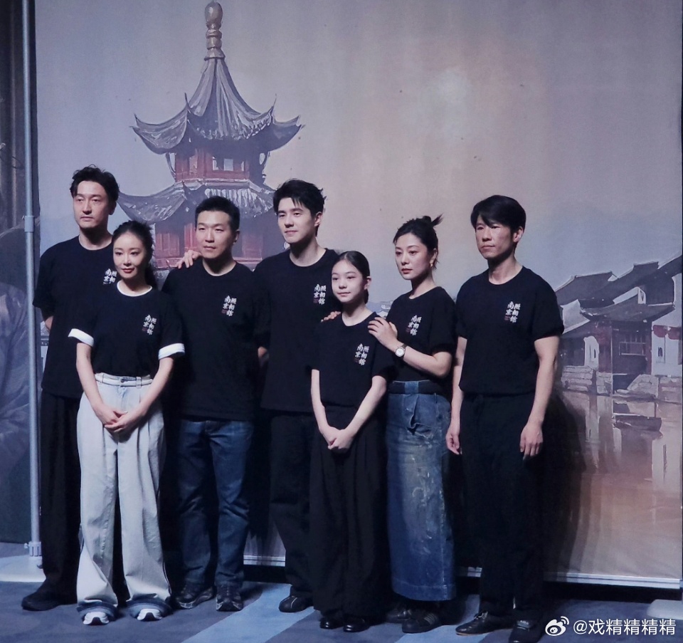 南京照相馆我看了，很一般，照相馆里面的家长里短太多了，两个小时的影片，家长里短占