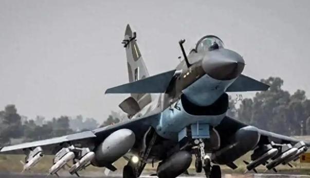 当巴基斯坦媒体正式披露40架歼 - 35A采购协议细节时，整个国际军贸市场都为之